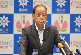 市長記者会見の様子