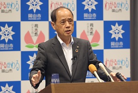市長記者会見の様子