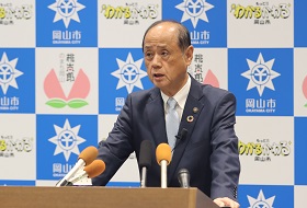 市長記者会見の様子