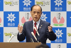 市長記者会見の様子