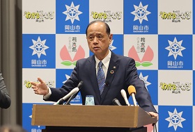 市長記者会見の様子