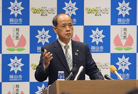 市長記者会見の様子