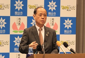 市長記者会見の様子