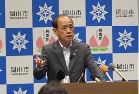 市長記者会見の様子