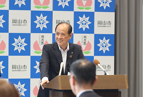 記者会見の様子