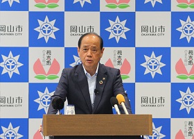 記者会見の様子
