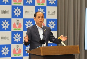 記者会見の様子