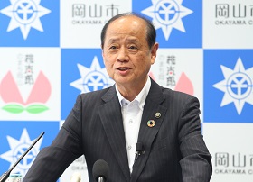 市長記者会見の様子