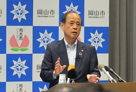 市長記者会見の様子